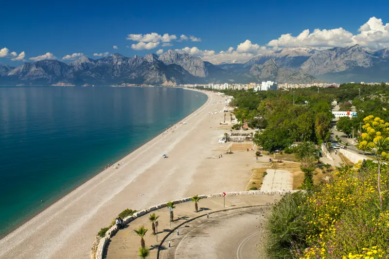 A long beach and mountains on the Antalya coast